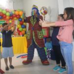 Payaso Pikorete Bailando con los niños Clermont Fl Muñequita Pompita Cumpleaños Lucas