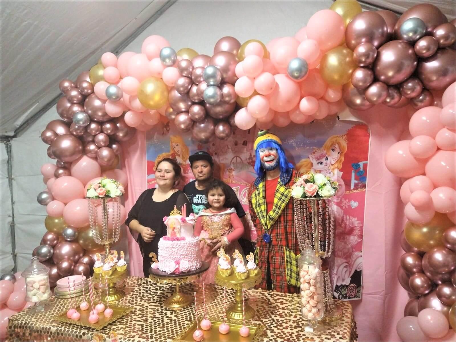 Payaso Pikorete celebrando el Cumpleaños de Scarlett en Orlando Fl