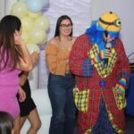 Payaso Pikorete celebrando el Cumpleaños de Alaia en Kissimmee Fl Jugando con los adultos