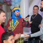 Payaso Pikorete celebrando el Cumpleaños de Alaia en Kissimmee Fl Jugando con los adultos