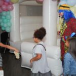 Payaso Pikorete celebrando el Cumpleaños de Alaia en Kissimmee Fl Jugando con los niños