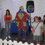 Payaso Pikorete celebrando el Cumpleaños de Alaia en Kissimmee Fl Jugando con los niños