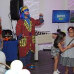 Payaso Pikorete celebrando el Cumpleaños de Alaia en Kissimmee Fl Jugando con los niños