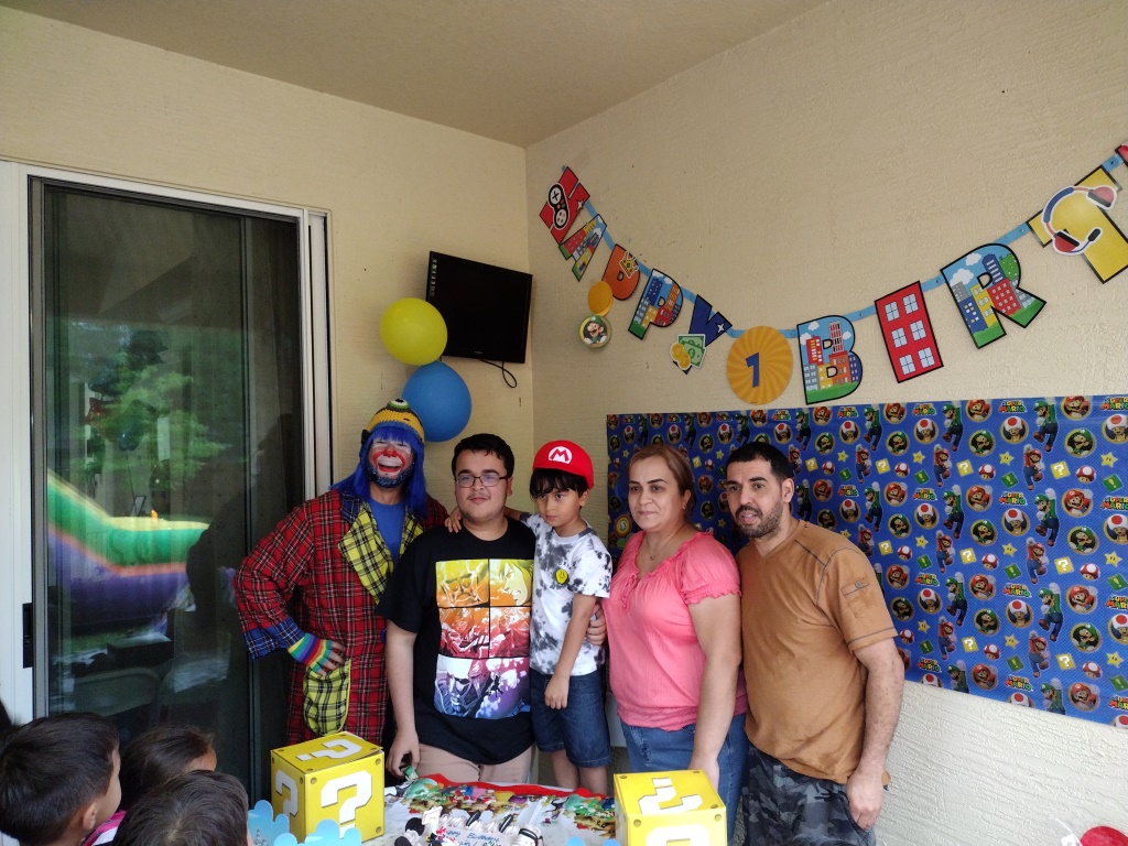 Payaso Pikorete Celebrando el Cumpleaños de Kevin en Ormond Beach Fl
