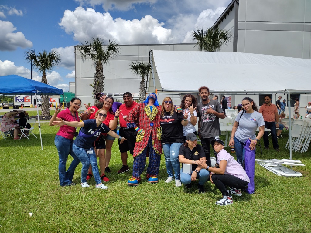 Payaso Pikorete Celebrando el Family Day de Fedex Ground en Davenport Fl Foto Loca
