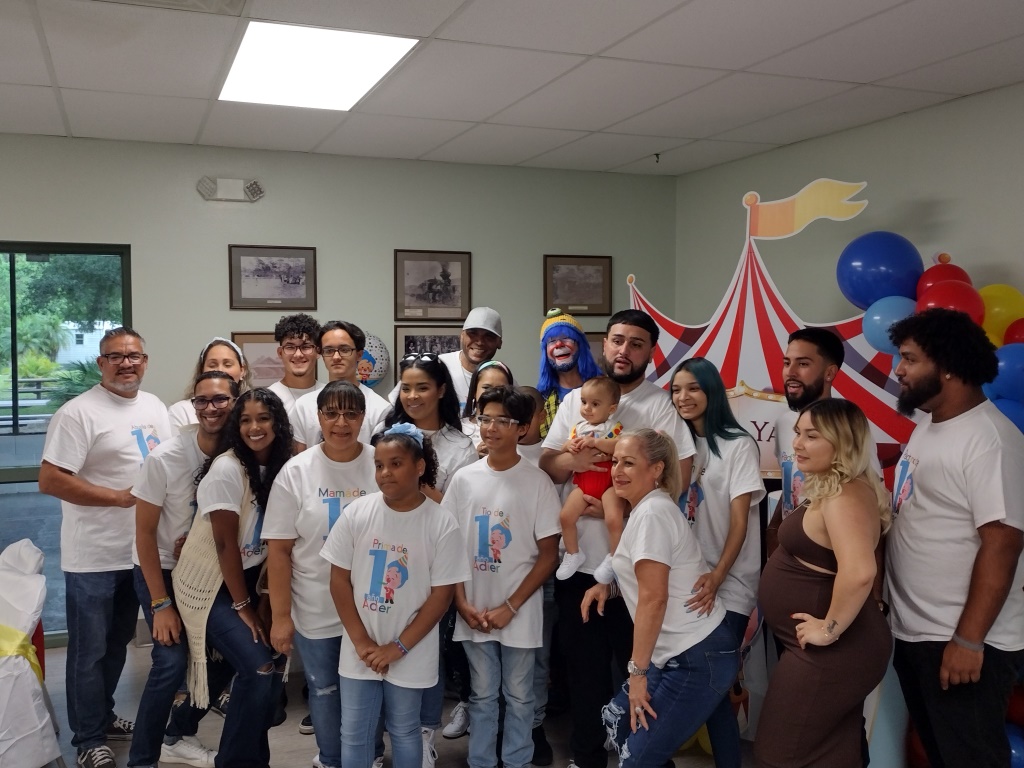 Payaso Pikorete Celebrando el Cumpleaños de Adier en St. Cloud Narcoosee 2