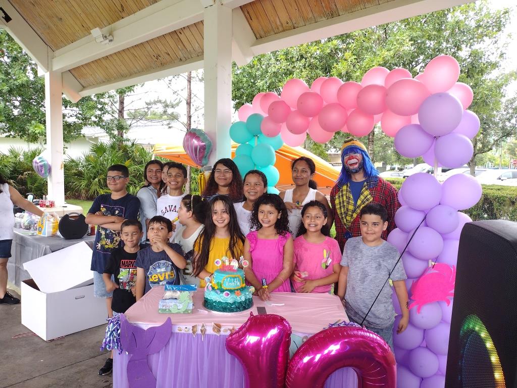 Payaso Pikorete Celebrando el Cumpleaños de Violetta en Kissimmee Fl