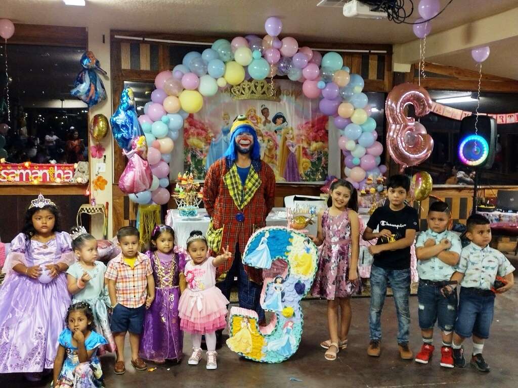 Payaso Pikorete Celebrando el Cumpleaños de Samantha en Lithia Fl