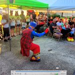 Descubre cómo el Payaso Pikorete llenó de energía, juegos y comedia una fiesta de cumpleaños temática de Mickey Mouse en Haines City, FL, logrando la participación total de niños y adultos.