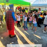 Descubre cómo el Payaso Pikorete llenó de energía, juegos y comedia una fiesta de cumpleaños temática de Mickey Mouse en Haines City, FL, logrando la participación total de niños y adultos.