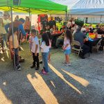 Descubre cómo el Payaso Pikorete llenó de energía, juegos y comedia una fiesta de cumpleaños temática de Mickey Mouse en Haines City, FL, logrando la participación total de niños y adultos.